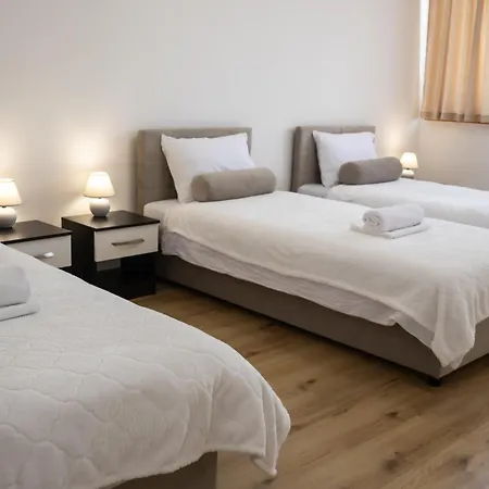 Apartment Nanami *